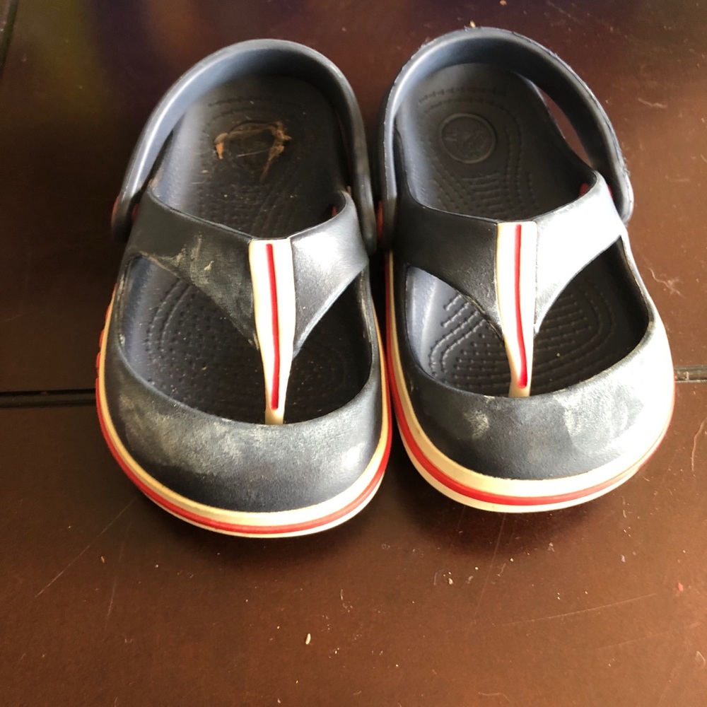 Kids crocs. Size 6/7 C